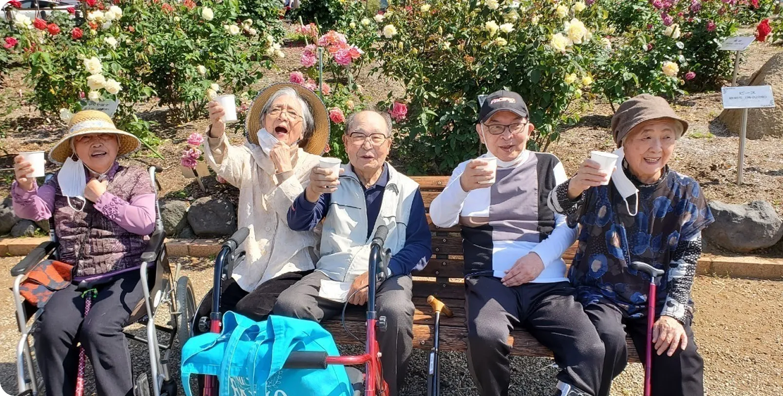 利用者さんがレクリエーショナルを楽しむ様子